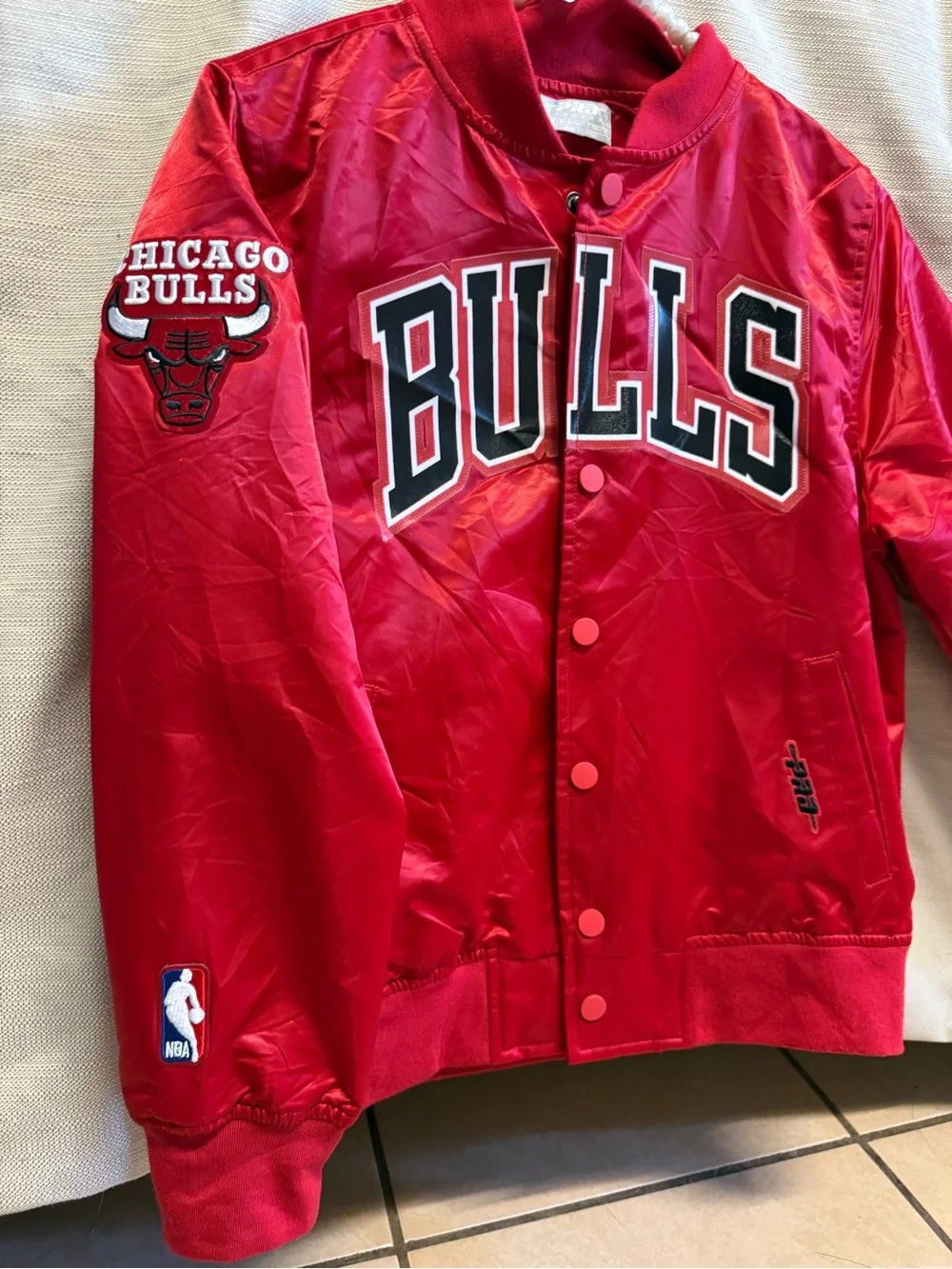 Pro Standard Chicago Bulls Satin Varsity Jacket Youth Medium 10/12 Red